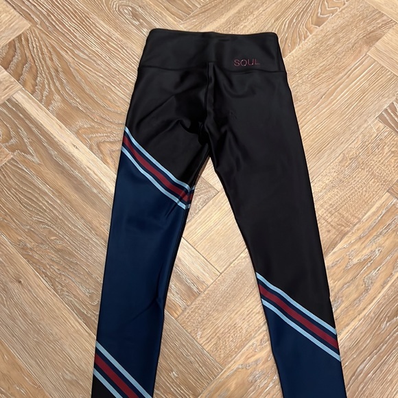 Soul by SoulCycle small leggings - Picture 2 of 5